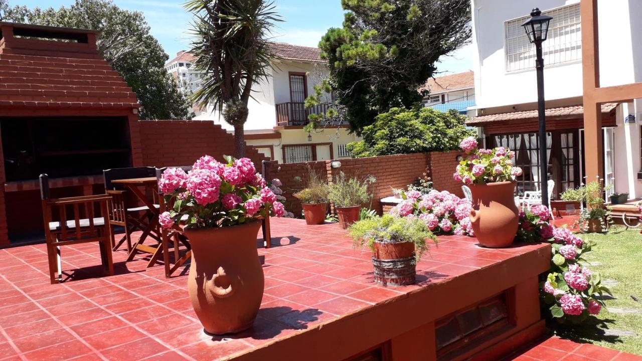 Posada De La Villa Villa Gesell Buitenkant foto